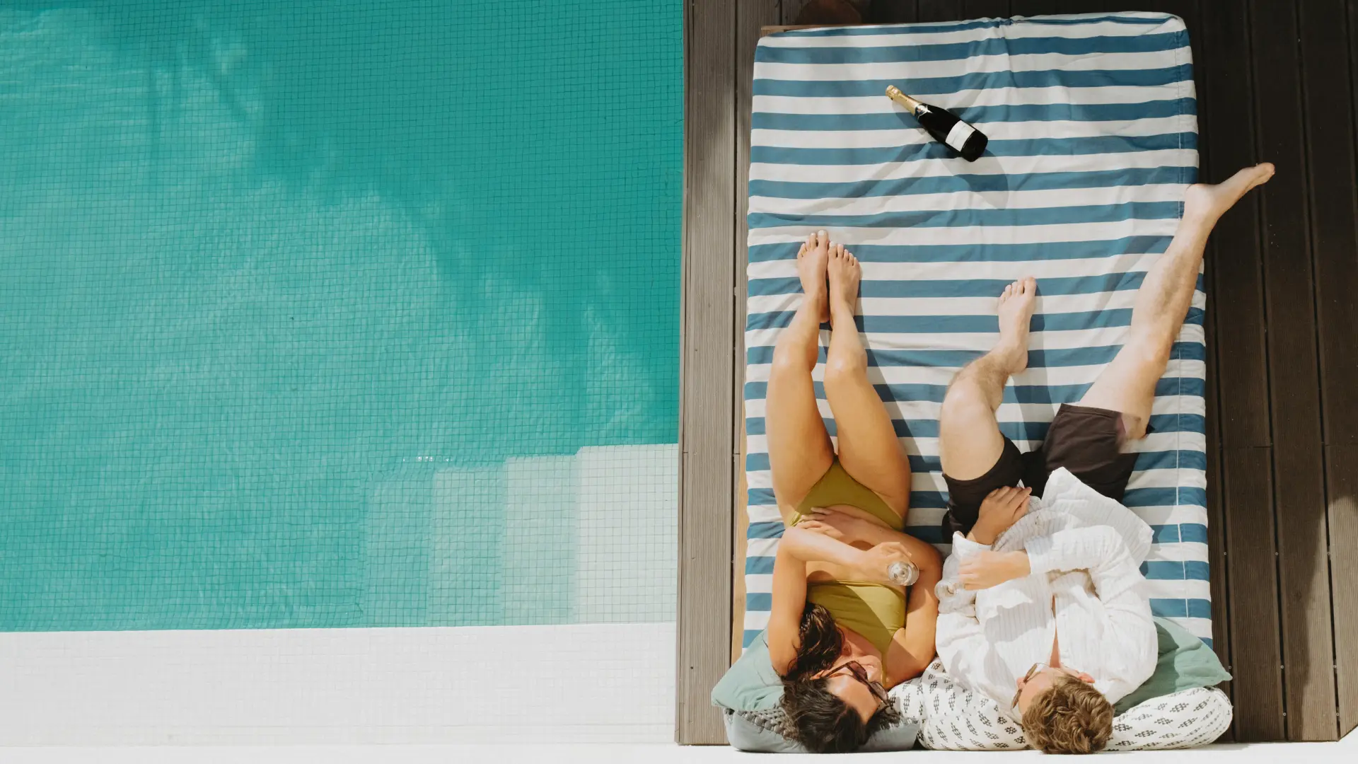 Sommerkampanje for Bernard-Massard ved bassenget